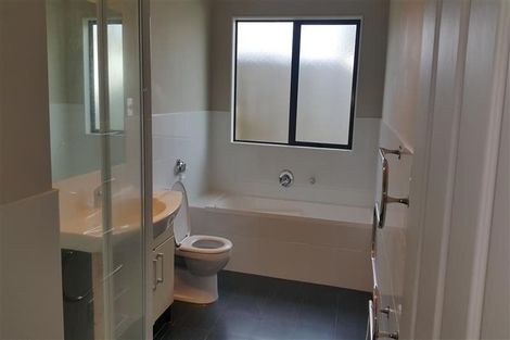 Photo of property in 77e Sturges Road, Henderson, Auckland, 0612