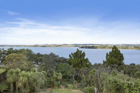 Photo of property in 17 Tui Vale Road, Shelly Park, Auckland, 2014