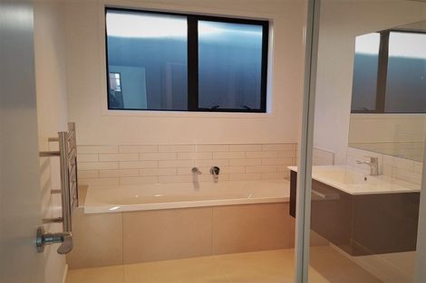 Photo of property in 18 Pioneer Crescent, Omokoroa, 3114