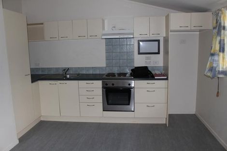 Photo of property in 53 Triangle Road, Massey, Auckland, 0614