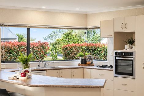 Photo of property in 1 Roderick Place, Rototuna, Hamilton, 3210