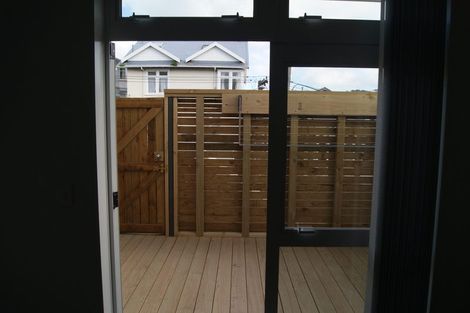 Photo of property in Pirie Street Townhouses, 6/35 Pirie Street, Mount Victoria, Wellington, 6011