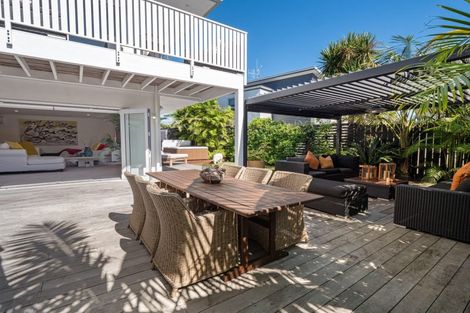 Photo of property in 16 Sutherland Avenue, Mount Maunganui, 3116