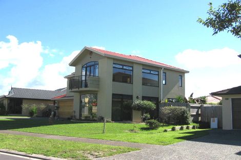 Photo of property in 33 Riverstone Road, Te Atatu Peninsula, Auckland, 0610
