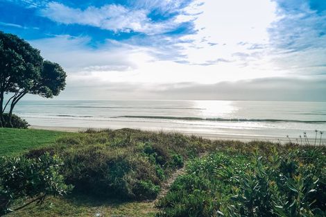 Photo of property in 131 Karewa Parade, Papamoa Beach, Papamoa, 3118