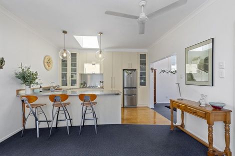 Photo of property in 31 Derwent Street, Island Bay, Wellington, 6023