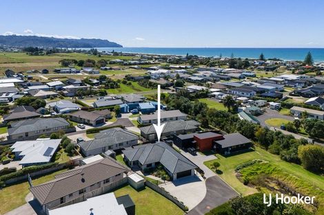 Photo of property in 14 Reel Road, Athenree, Waihi Beach, 3611