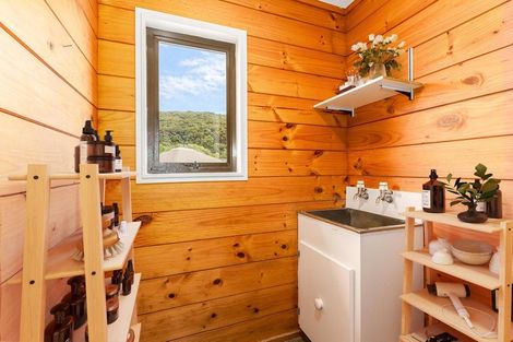 Photo of property in 47 Albatross Close, Whitby, Porirua, 5024