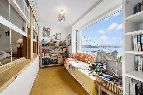 Photo of property in 416 Queens Drive, Lyall Bay, Wellington, 6022