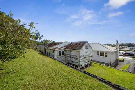 Photo of property in 10 Alberta Road, Glen Avon, New Plymouth, 4312