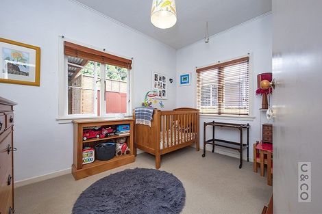 Photo of property in 7 Taupaki Road, Taupaki, Henderson, 0782