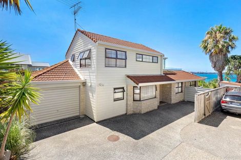 Photo of property in 23d Stanley Point Road, Stanley Point, Auckland, 0624