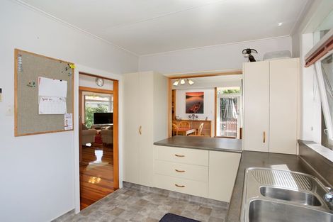 Photo of property in 7 Droylsden Place, Palmerston North, 4410