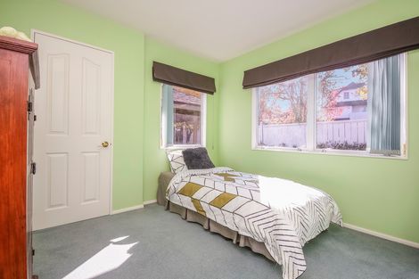 Photo of property in 5 Oystergrove Road, West Harbour, Auckland, 0618