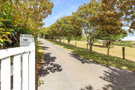 Photo of property in 132 Muriwai Valley Road, Muriwai, Waimauku, 0881