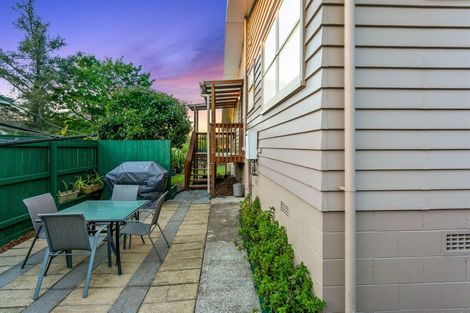 Photo of property in 554 Swanson Road, Ranui, Auckland, 0612
