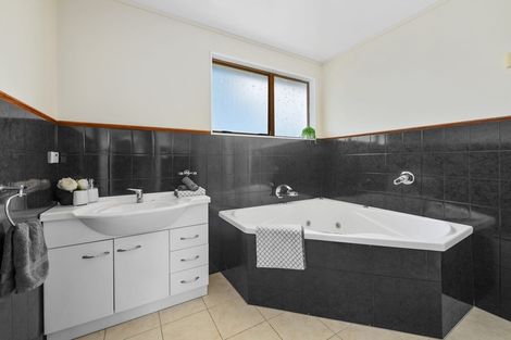 Photo of property in 18 De Menech Grove, Avalon, Lower Hutt, 5011