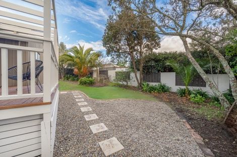 Photo of property in 12 Davita Place, Farm Cove, Auckland, 2012
