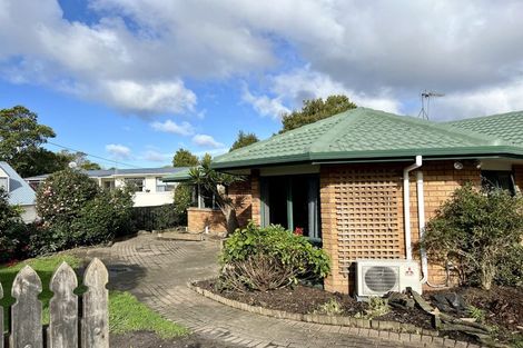 Photo of property in 1/39 Schnapper Rock Road, Greenhithe, Auckland, 0632