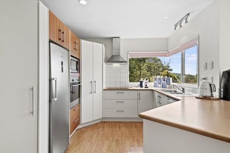 Photo of property in 8 Greenleaf Way, Northcross, Auckland, 0630