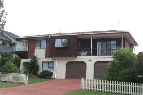 Photo of property in 18 Sturm Avenue, Massey, Auckland, 0614