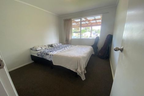 Photo of property in 34 Claverdon Drive, Massey, Auckland, 0614