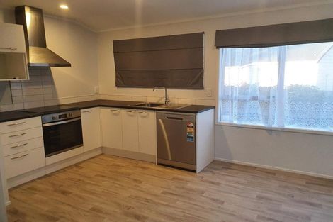 Photo of property in 2/10 Gloaming Place, Conifer Grove, Takanini, 2112