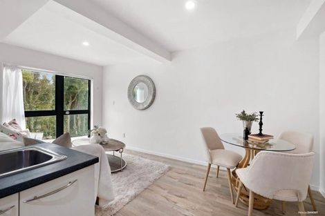 Photo of property in 2/54 Stapleford Crescent, Browns Bay, Auckland, 0630