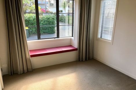 Photo of property in 1a Burford Place, Mellons Bay, Auckland, 2014