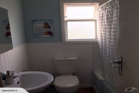 Photo of property in 19 Woburn Road, Northland, Wellington, 6012