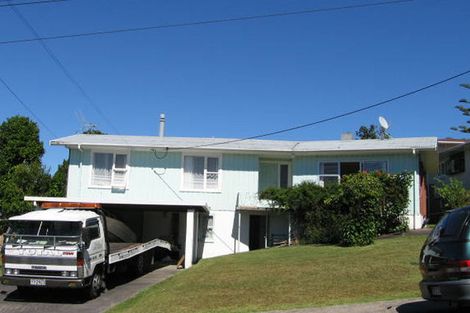 Photo of property in 9 Divich Avenue, Te Atatu South, Auckland, 0610