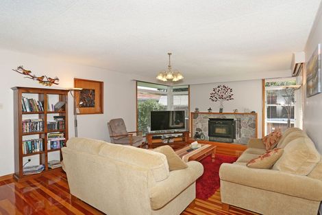 Photo of property in 7 Droylsden Place, Palmerston North, 4410