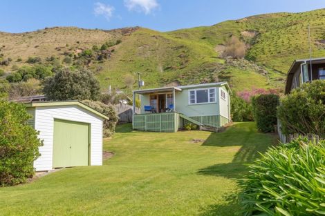 Photo of property in 275 Mataikona Road, Mataikona, Tinui, 5889