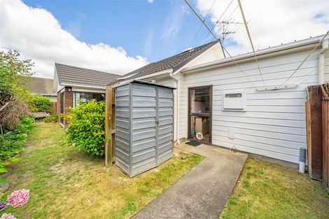 Photo of property in 2/60 Garden Road, Avalon, Lower Hutt, 5011