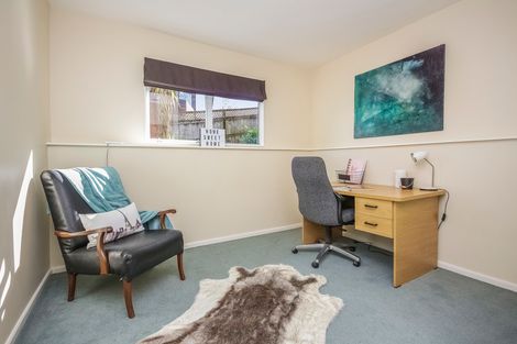 Photo of property in 5 Oystergrove Road, West Harbour, Auckland, 0618