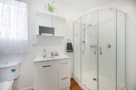 Photo of property in 28 Raglan Avenue, Cloverlea, Palmerston North, 4412