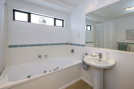 Photo of property in 35 Te Kiri Street, Himatangi Beach, Foxton, 4891