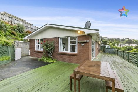 Photo of property in 1/22 Dowse Drive, Maungaraki, Lower Hutt, 5010