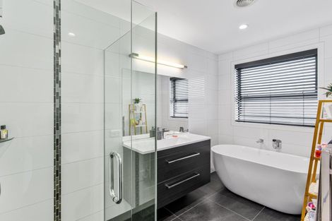 Photo of property in 47 San Priamo Place, Paraparaumu Beach, Paraparaumu, 5032