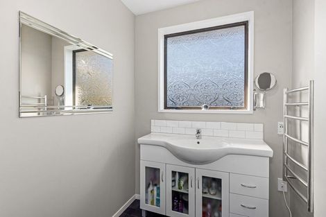 Photo of property in 53 Solomon Avenue, Redwood, Christchurch, 8051