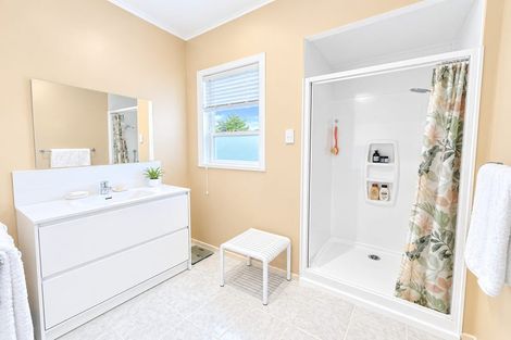 Photo of property in 5 Limbrick Street, Waipawa, 4210