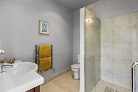 Photo of property in 251 Beacon Point Road, Wanaka, 9305