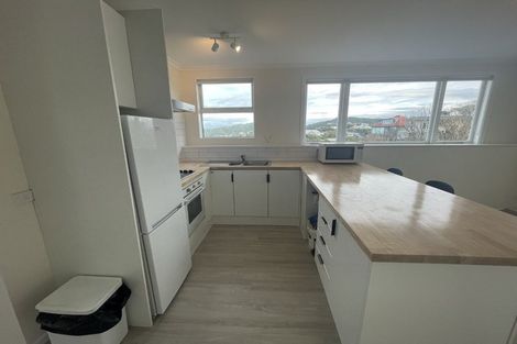 Photo of property in 12 Mataroa Avenue, Northland, Wellington, 6012