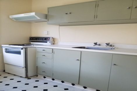 Photo of property in Churchill Flats, 213 The Terrace, Wellington Central, Wellington, 6011