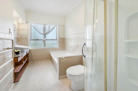 Photo of property in 30 Devon Road, Bucklands Beach, Auckland, 2012