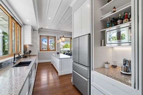 Photo of property in 48 Stanley Point Road, Stanley Point, Auckland, 0624