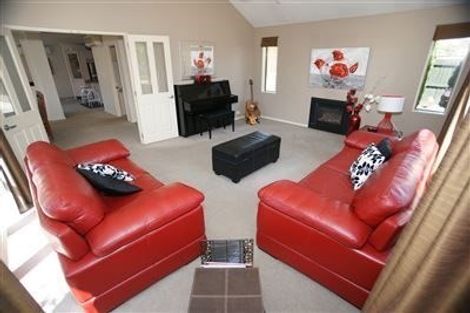 Photo of property in 1 Bayliss Close, Northwood, Christchurch, 8051