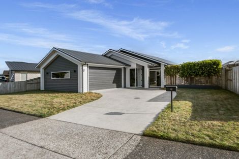 Photo of property in 12 Kahuparere Crescent, Pyes Pa, Tauranga, 3112