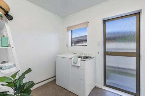 Photo of property in 1/218 Centreway Road, Orewa, 0931