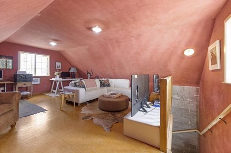 Photo of property in 329 Mangorei Road, Merrilands, New Plymouth, 4312